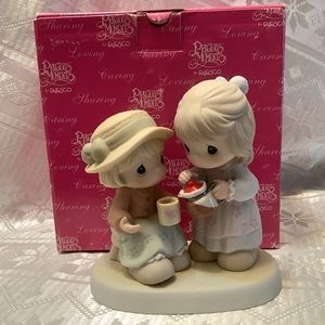 Precious Moments Figurine #108536 Grounds For A Great Friendship Retired 2002